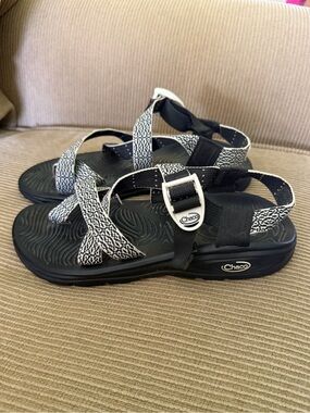 Chaco sandals - size 8 - white with black pattern